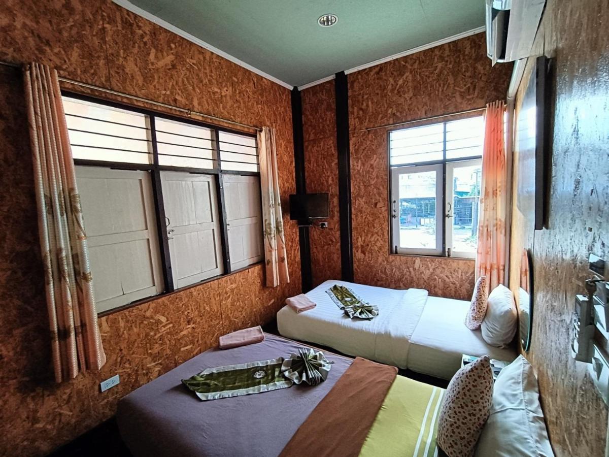 Aenguy Hostel Sukhothai Exterior photo